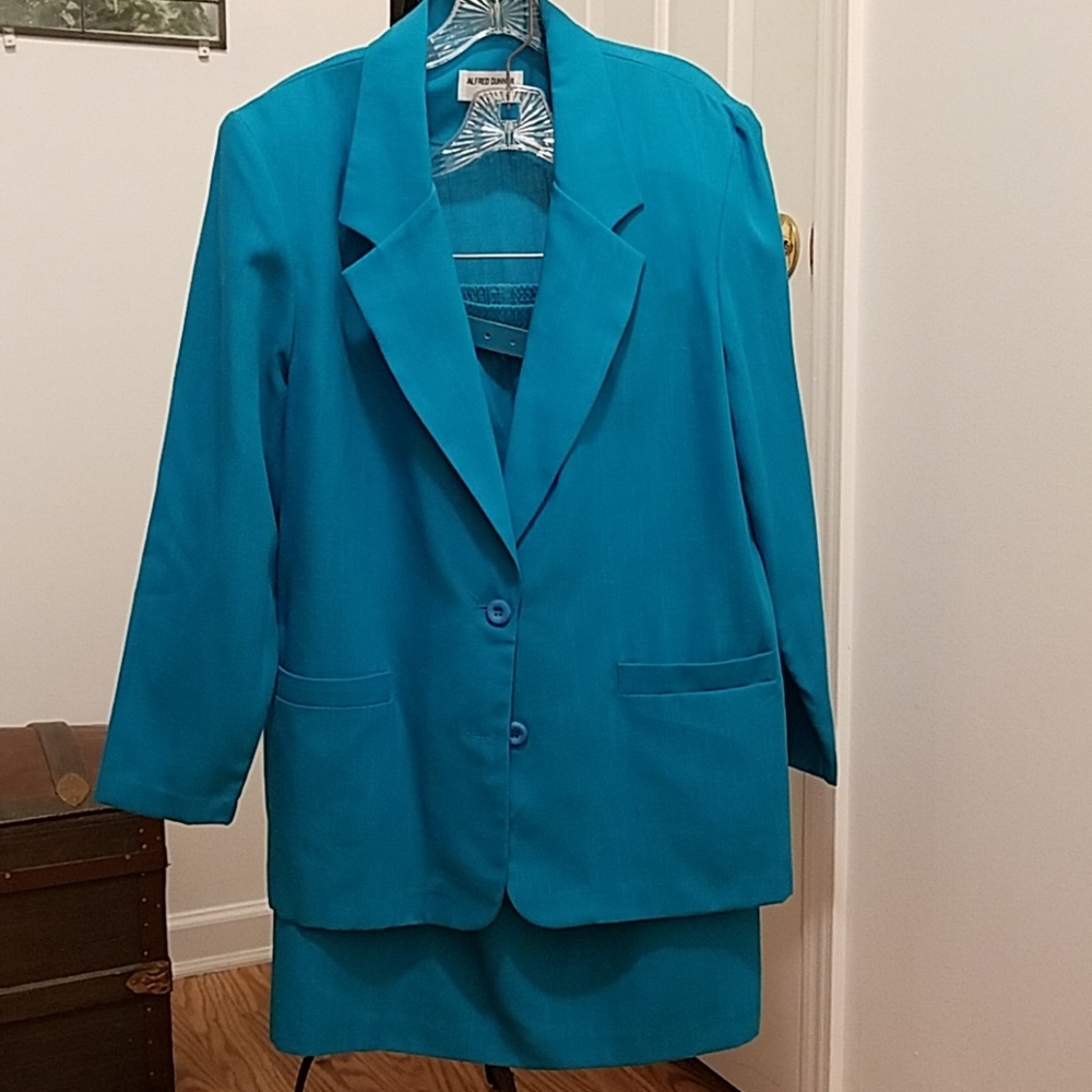 Skirt & Suit